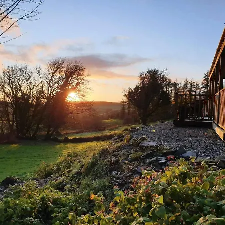 Designer Cabin With Private River Walk