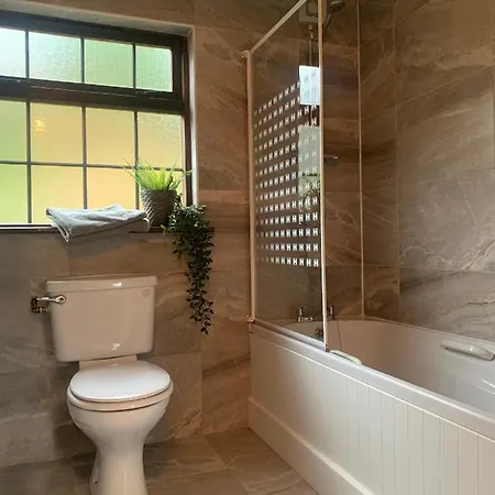 Designer Cabin With Private River Walk Tipperary