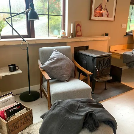 Hébergement de vacances Designer Cabin With Private River Walk Tipperary